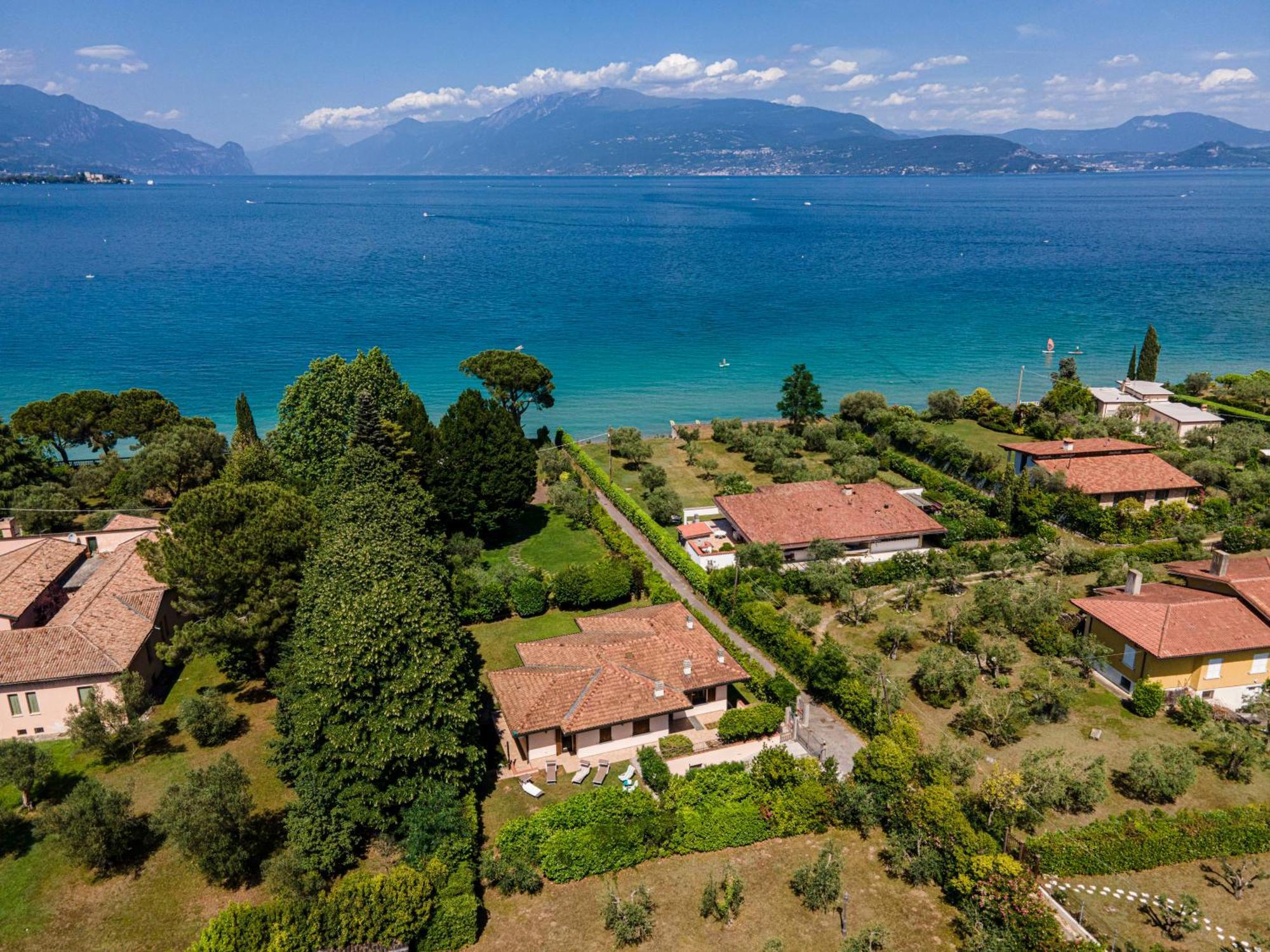 Villa Giulia Манерба дел Гарда Екстериор снимка